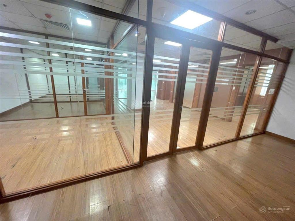 Hàng hiếm tại phường 25, bình thạnh, cho thuê văn phòng 300m2, 280 nghìn / m2