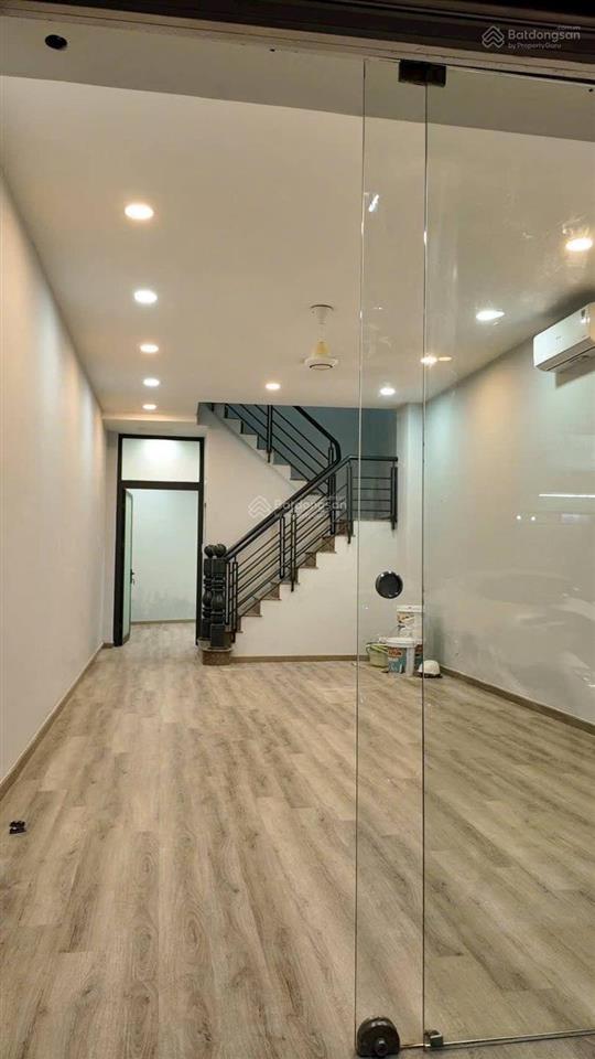 Mặt tiền nguyễn văn giai p.đakao quận 1, dt 4x14m  dtcn 51m2  2 tầng giá 19,5 tỷ  0909 441 ***