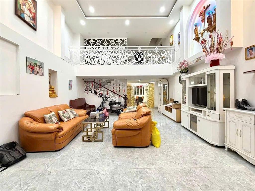 Bán nhà hxh 891/6 nguyễn kiệm p3 gò vấp, dt 5,2x20m  cn 100m2  5 tầng giá 12 tỷ cc 0909 441 ***