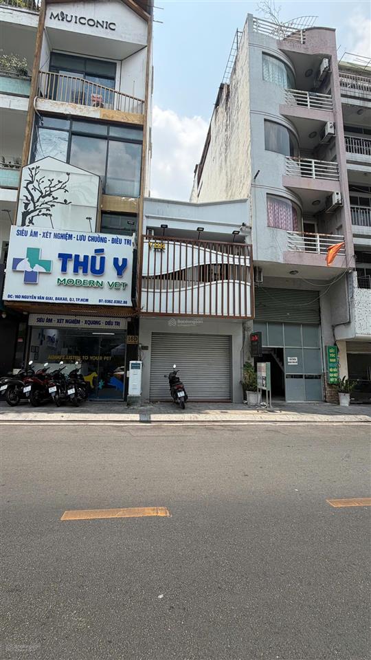 Bán gấp mặt tiền 16 nguyễn văn giai quận 1, dt 4x14m  cn 52m2  2 tầng giá 19,5 tỷ  0909 441 ***