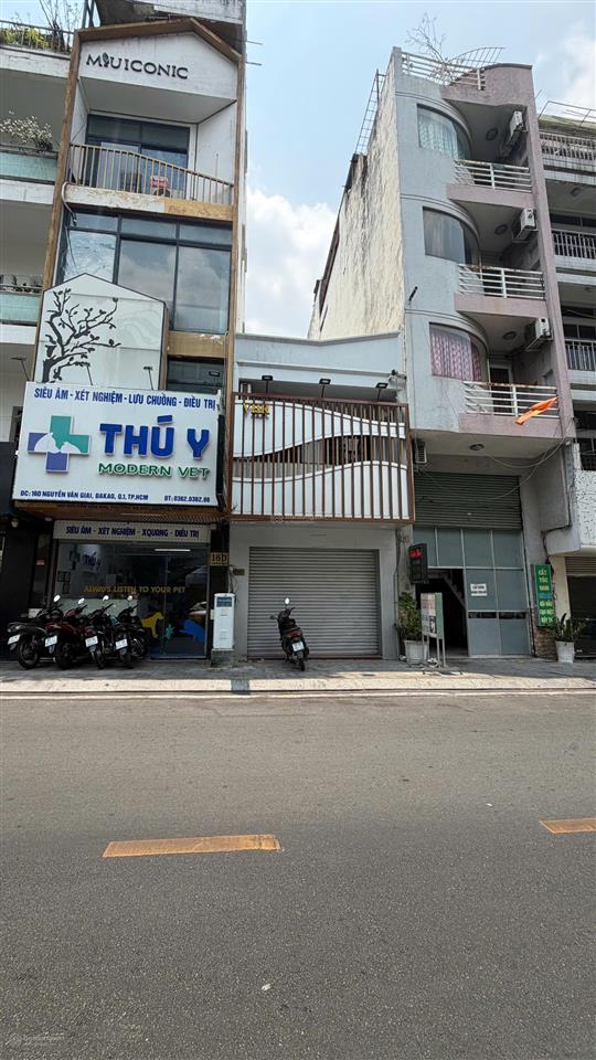 Bán gấp mặt tiền 16 nguyễn văn giai quận 1, dt 4x14m  cn 52m2  2 tầng giá 19,5 tỷ  0909 441 ***