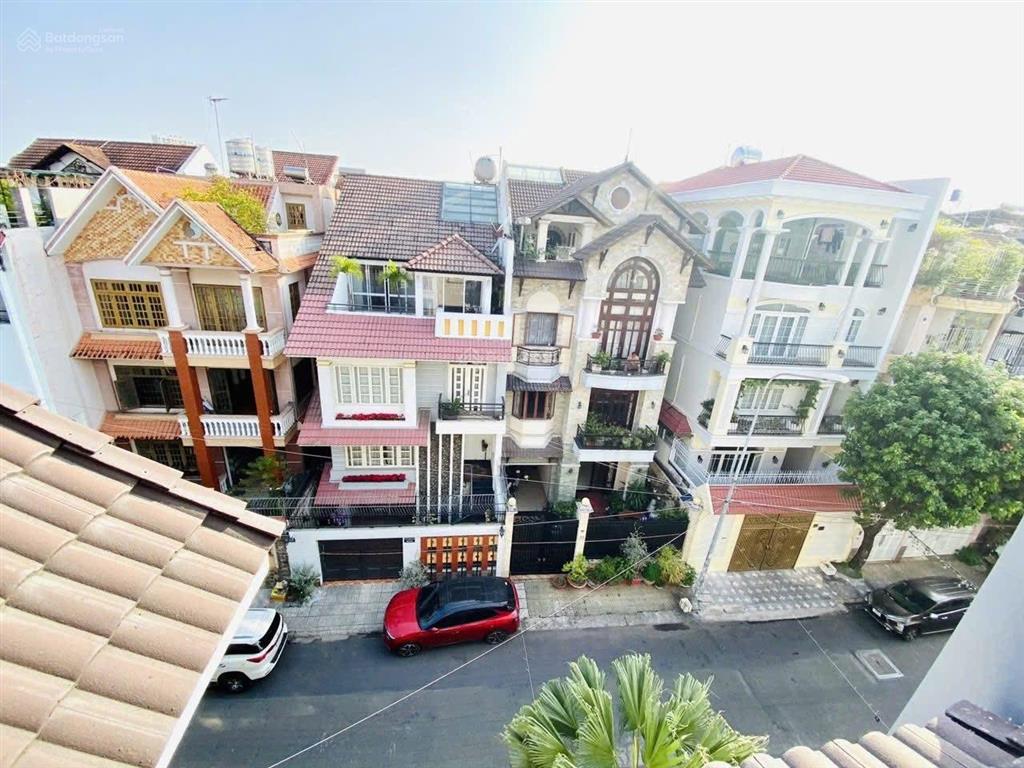 Siêu biệt thự 193 hoa lan p2 q.phú nhuận, dt 8x18m  dtcn 144m24 tầng giá 52,8 tỷ  0909 441 ***