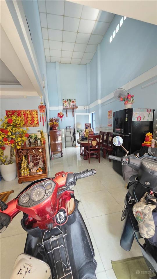 Bán nhà hẻm tỉnh lộ 10 gần chợ, kế bên khu tên lửa