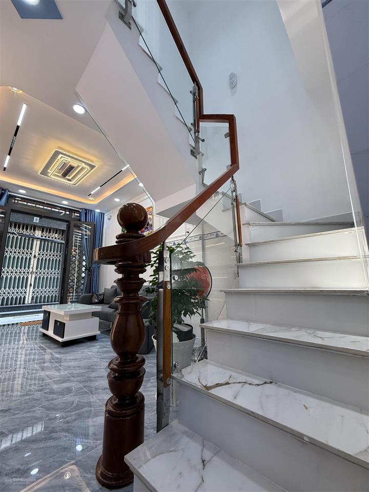 Quận 5 kế đh y dược, chợ rẫy 29m2 3 tầng, hẻm 3m thẳng trục.