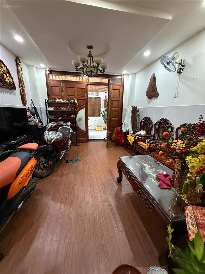 Tùng thiện vương quận 8, ngay cầu chà và sát q5  43m2 3 tầng hẻm 4m