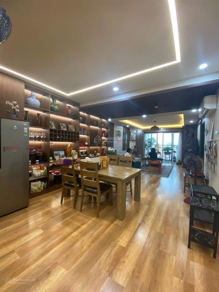 Hơn 9 tỷ  căn hộ 141m  3pn  hồ gươm  trục đẹp nhất toà  view vũ trọng khánh. cc 0969 139 ***