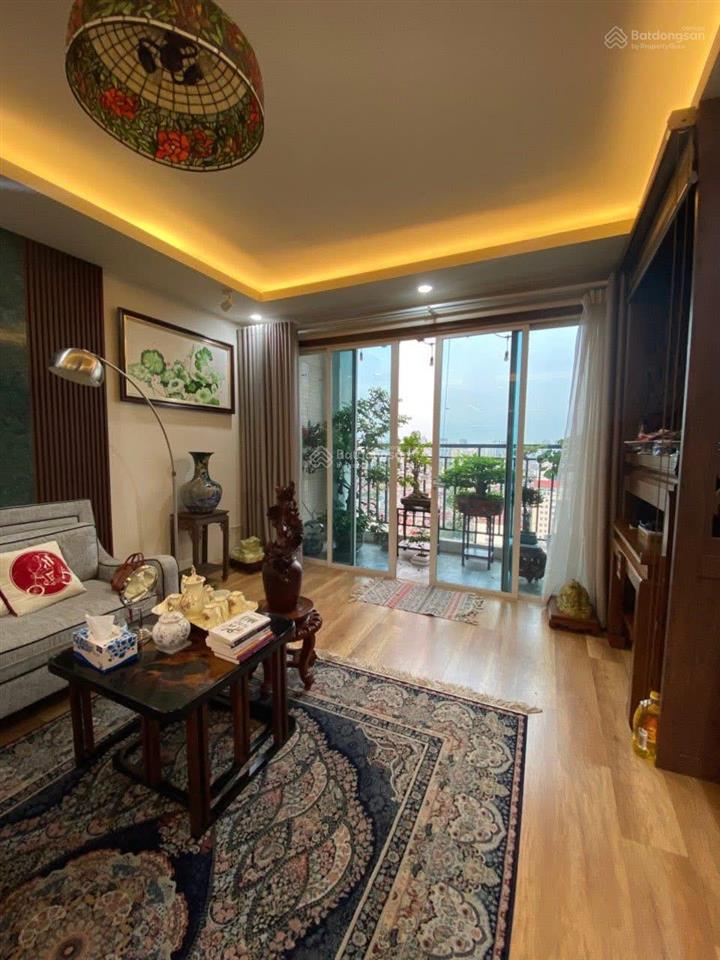 Hơn 9 tỷ  căn hộ 141m  3pn  hồ gươm  trục đẹp nhất toà  view vũ trọng khánh. cc 0969 139 ***