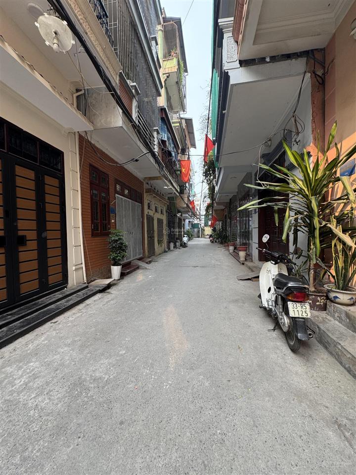 Bế văn đàn  hà đông  ô tô chạy vòng quanh  chỉ 6,1 tỷ  5 tầng  nhà đẹp ở ngay. cc 0969 139 ***