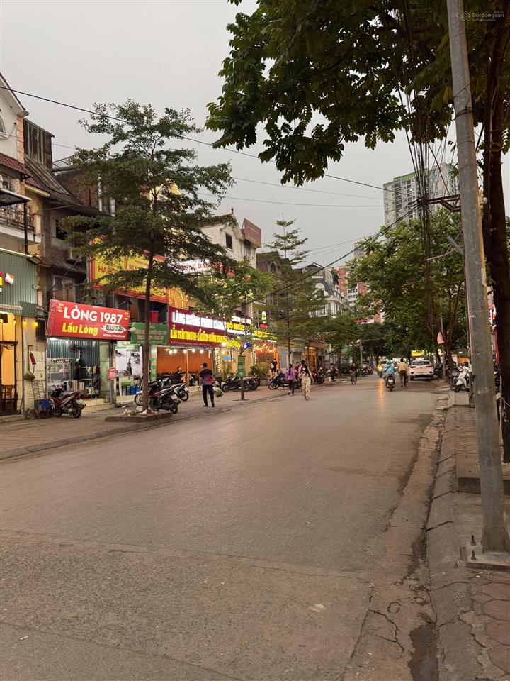 Hơn 19 tỷ 66m/4t liền kề phùng khoang  kinh doanh sầm uất  dòng tiền 300tr/năm. cc 0969 139 ***