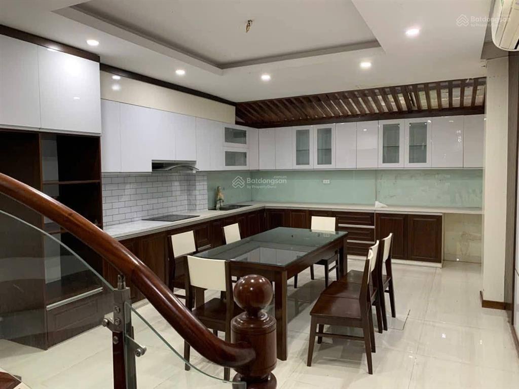 Em cần cho thuê nhà đẹp long lanh full nội thất kđt văn phú hà đông