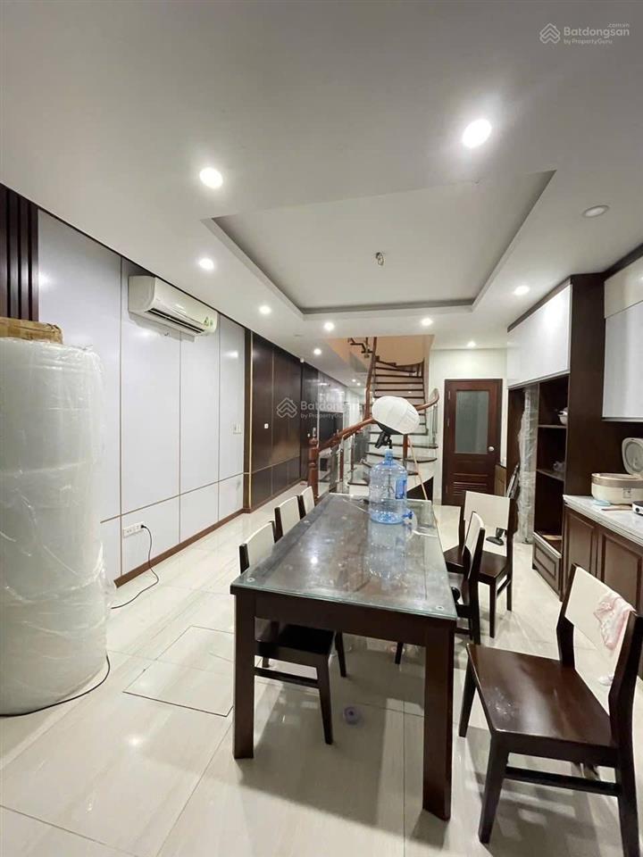 Em cần cho thuê nhà đẹp long lanh full nội thất kđt văn phú hà đông