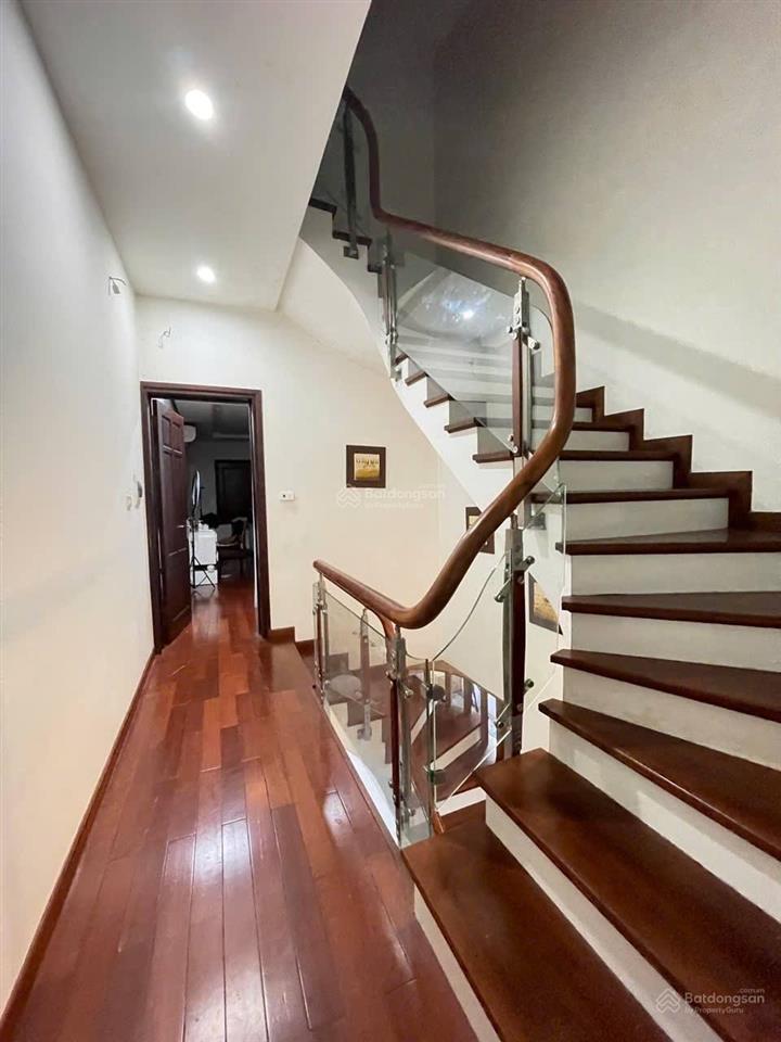 Em cần cho thuê nhà đẹp long lanh full nội thất kđt văn phú hà đông