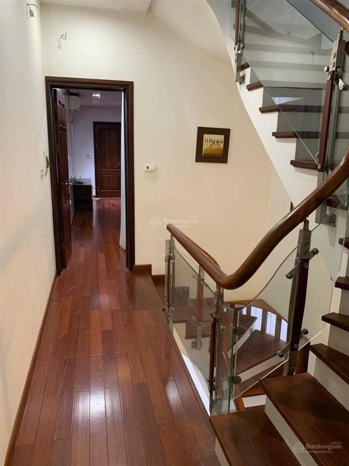 Em cần cho thuê nhà đẹp long lanh full nội thất kđt văn phú hà đông