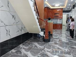 Bán nhà mặt phố lạc long quân, 15,2 tỷ, 58m2, 4pn, 5wc, đẹp, nhiều tiện ích