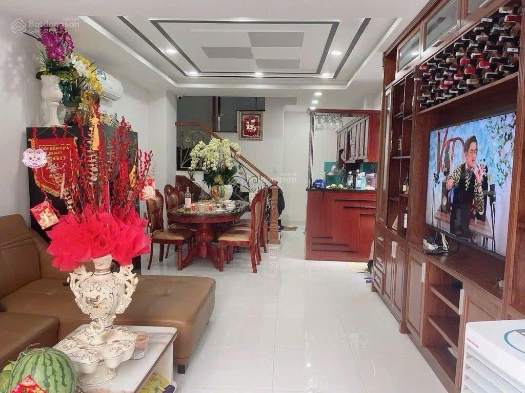 Căn góc 2 mặt hẻm xe hơi nguyễn thượng hiền phú nhuận  5 tầng  4.2mx10m vuông a4  cho thuê 35tr