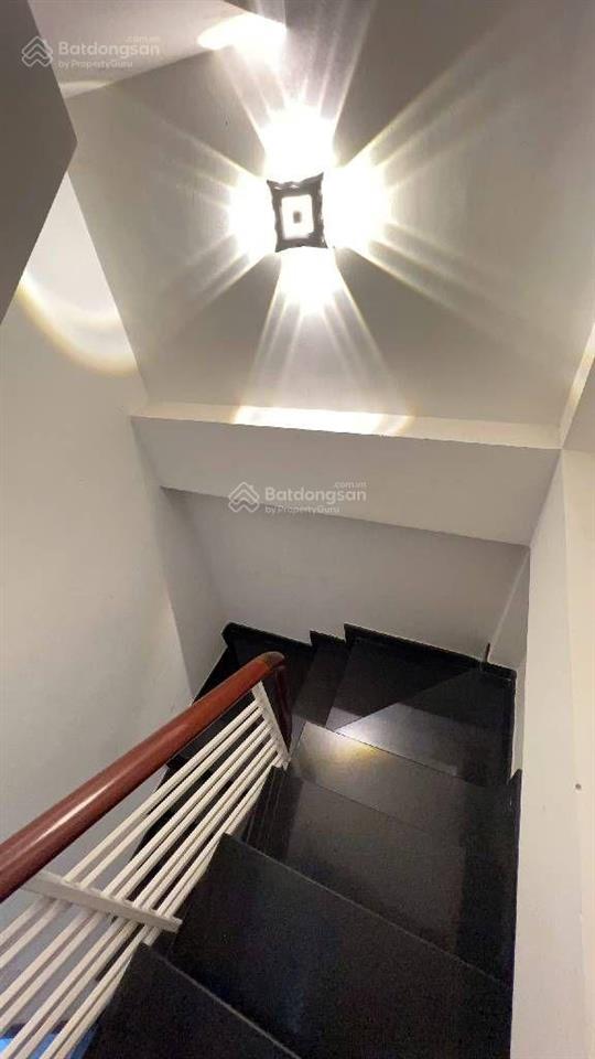 Nhà 4 tầng đường hoa sứ khu phan xích long 40m2 ngang 6m 5pn gần mặt tiền