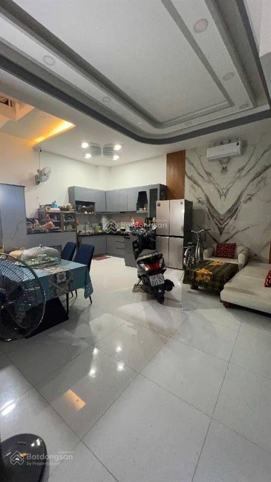 Nhà 4 tầng đường hoa sứ khu phan xích long 40m2 ngang 6m 5pn gần mặt tiền