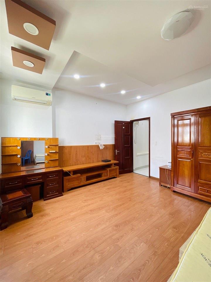 Nhà 5 tầng 60m2 sau căn mặt tiền dương quảng hàm gò vấp giáp bình thạnh, rộng gần 5m, chỉ 7.2 tỷ