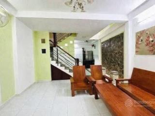 Cách mặt tiền 5 căn, lê quang định bình thạnh, gần chợ bà chiểu. căn góc 3 tầng, dt ~50m2, 4.7mx11m