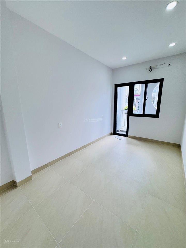 Nhà 3 tầng, 55m2, hẻm trước nhà 5m trần bình trọng  lê quang định, 3pn master, 4wc, nhà mới ở liền