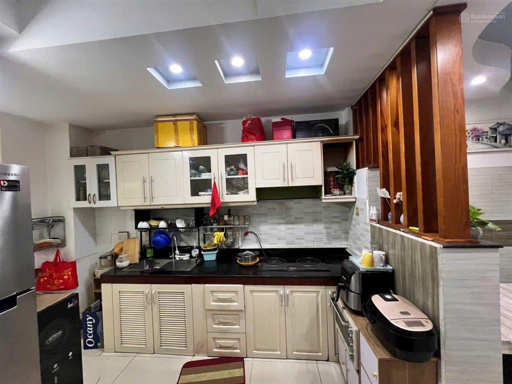 Nhà 5 tầng  hẻm xe hơi bùi văn thêm, phú nhuận  3.2mx10m  4pn 4wc