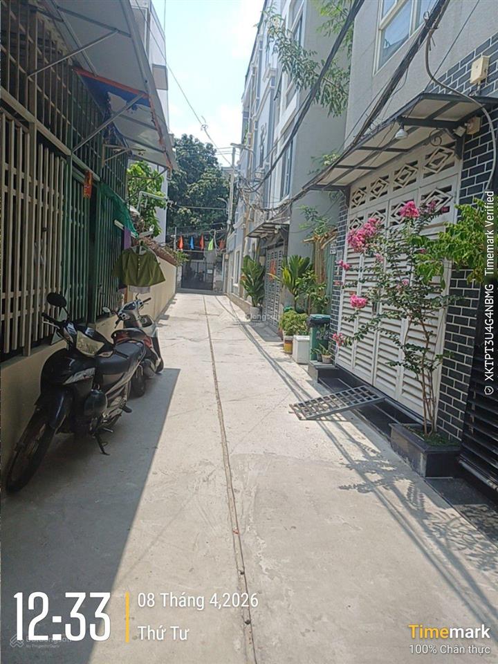 Tin nổi không  bán nhà quận 7 sát q4, dt 120m2, shr chỉ 5.2 tỷ