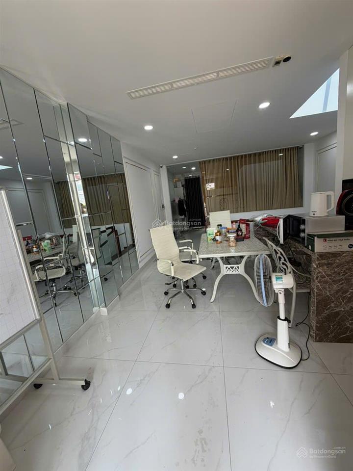 Hàng hiếm  nhà phố có hầm 5m x 20m, 1 hầm + 4 tầng có thang máy, cityland park hills gò vấp