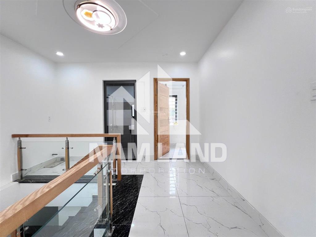 Cho thuê vp kết hợp ở, căn góc 2mt, 3pn, sàn trống, sân hông, giá 35tr