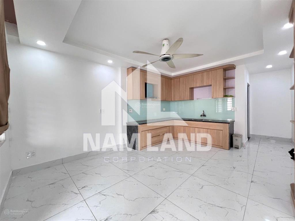 Cho thuê vp kết hợp ở, căn góc 2mt, 3pn, sàn trống, sân hông, giá 35tr