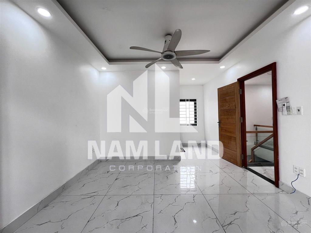 Cho thuê vp kết hợp ở, căn góc 2mt, 3pn, sàn trống, sân hông, giá 35tr