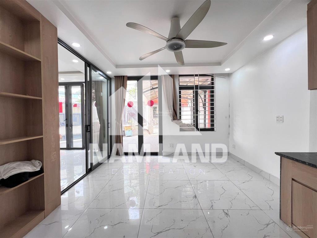 Cho thuê vp kết hợp ở, căn góc 2mt, 3pn, sàn trống, sân hông, giá 35tr