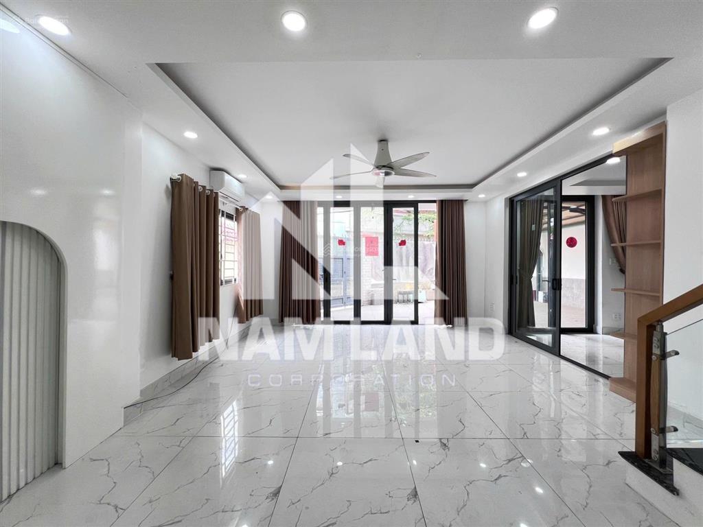 Cho thuê vp kết hợp ở, căn góc 2mt, 3pn, sàn trống, sân hông, giá 35tr