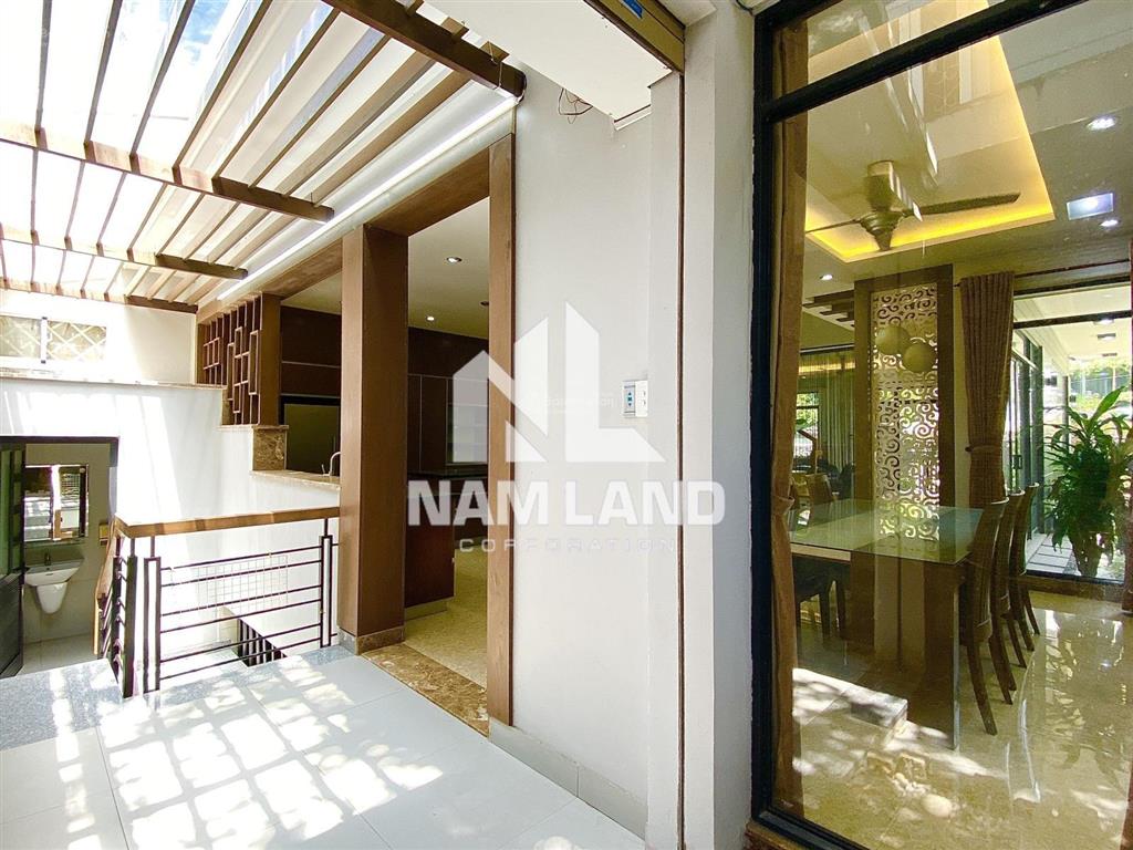 Cho thuê biệt thự 300m2, trệt 2 lầu, 5pn, 5wc, sân vườn, garage ô tô, giá 50 triệu