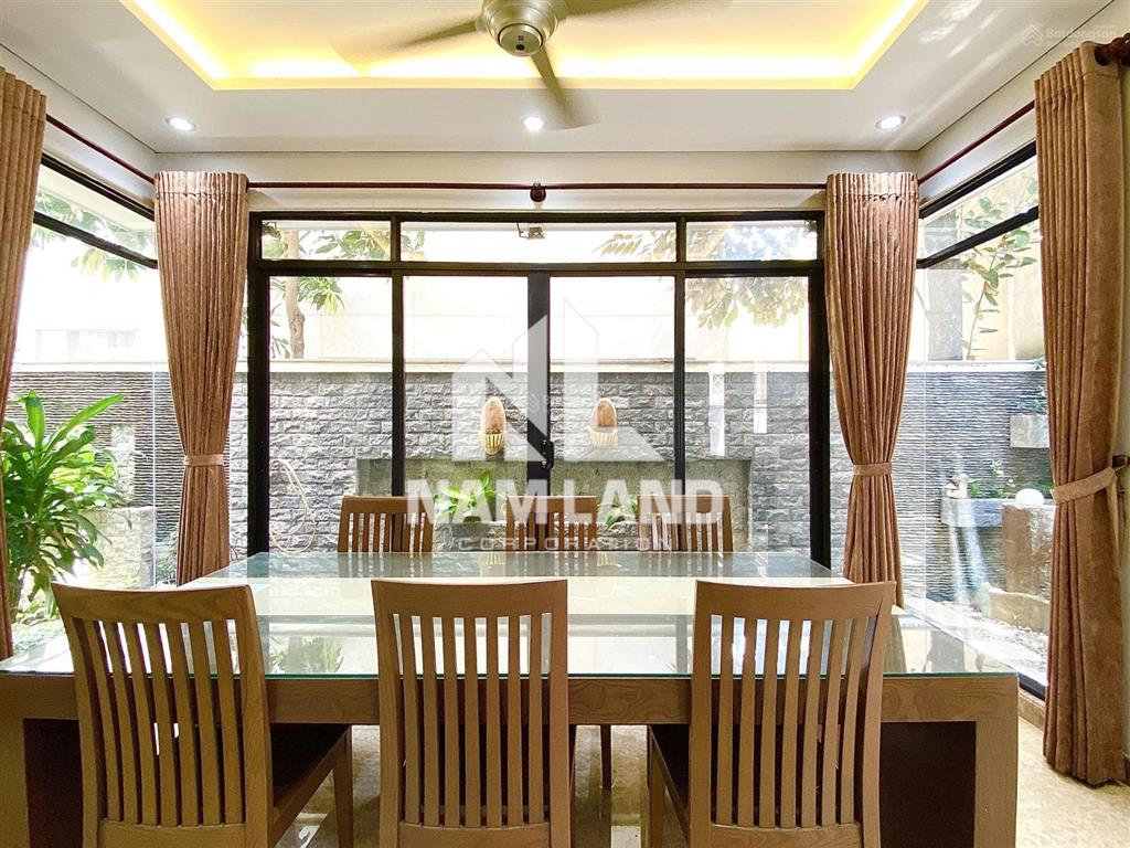 Cho thuê biệt thự 300m2, trệt 2 lầu, 5pn, 5wc, sân vườn, garage ô tô, giá 50 triệu