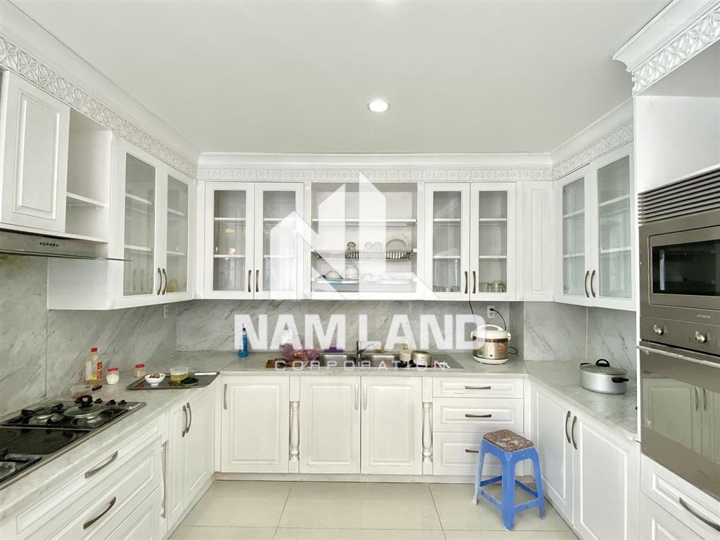 Nhà cho thuê làm văn phòng kết hợp ở, 200m2 trêt 3 lầu,5 phòng,5 wc,đường thông thoáng,40 triệu
