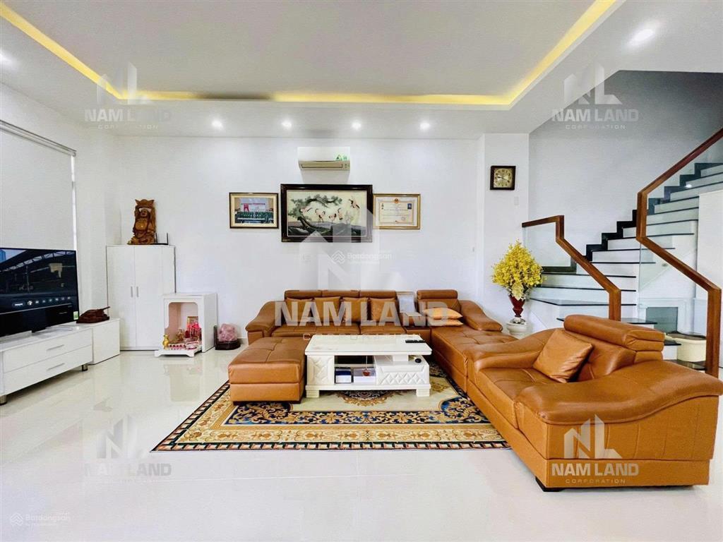 Nhà mới cho thuê trệt 2 lầu,sân hông ô tô,full nội thất,đường lớn,giá 23 triệu