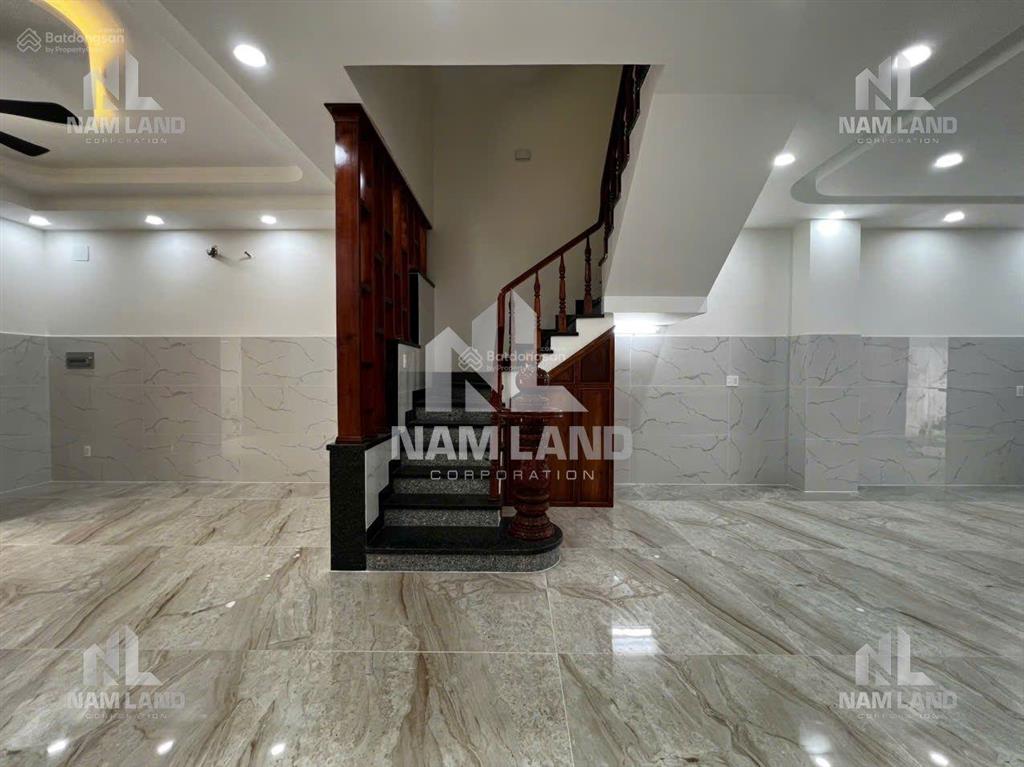 Nhà mới 100% cho thuê vp,trệt 3 lầu,6pn,6wc,giá 28tr