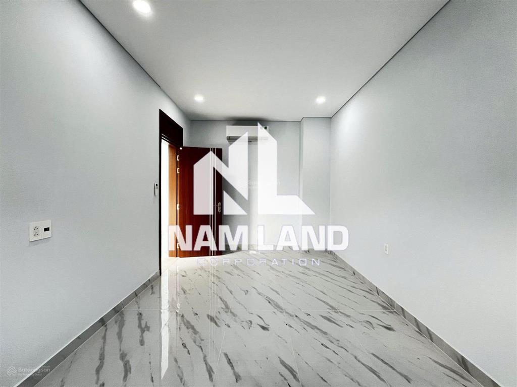 Nhà cho thuê trệt 2 lầu, sân trước, ntcb, 6pn,6wc,giá 28tr
