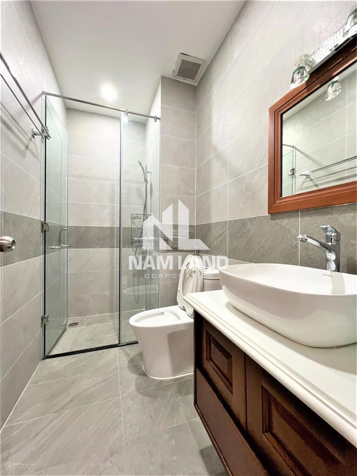 Nhà cho thuê 180m2,full nội thất,đường lớn,kdc yên tĩnh,giá 20tr