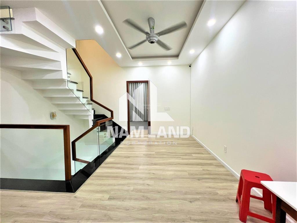 Nhà cho thuê 180m2,full nội thất,đường lớn,kdc yên tĩnh,giá 20tr