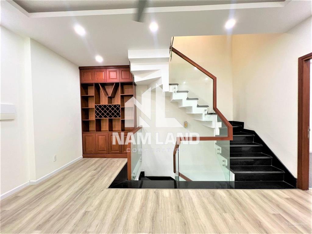 Nhà cho thuê 180m2,full nội thất,đường lớn,kdc yên tĩnh,giá 20tr