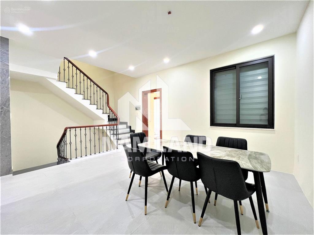 Nhà cho thuê mới 100%,ntcb,trệt 2 lầu,5pn,5wc,160m2,thang máy,giá 30tr