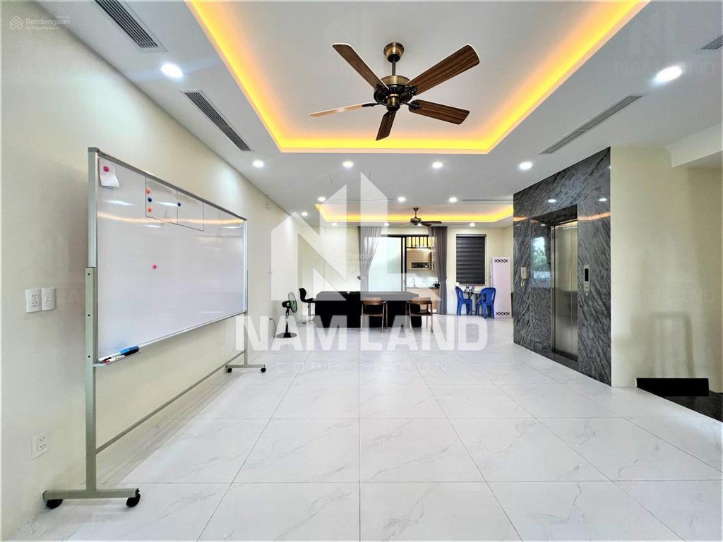 Nhà cho thuê mới 100%,ntcb,trệt 2 lầu,5pn,5wc,160m2,thang máy,giá 30tr