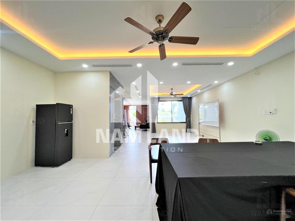 Nhà cho thuê mới 100%,ntcb,trệt 2 lầu,5pn,5wc,160m2,thang máy,giá 30tr