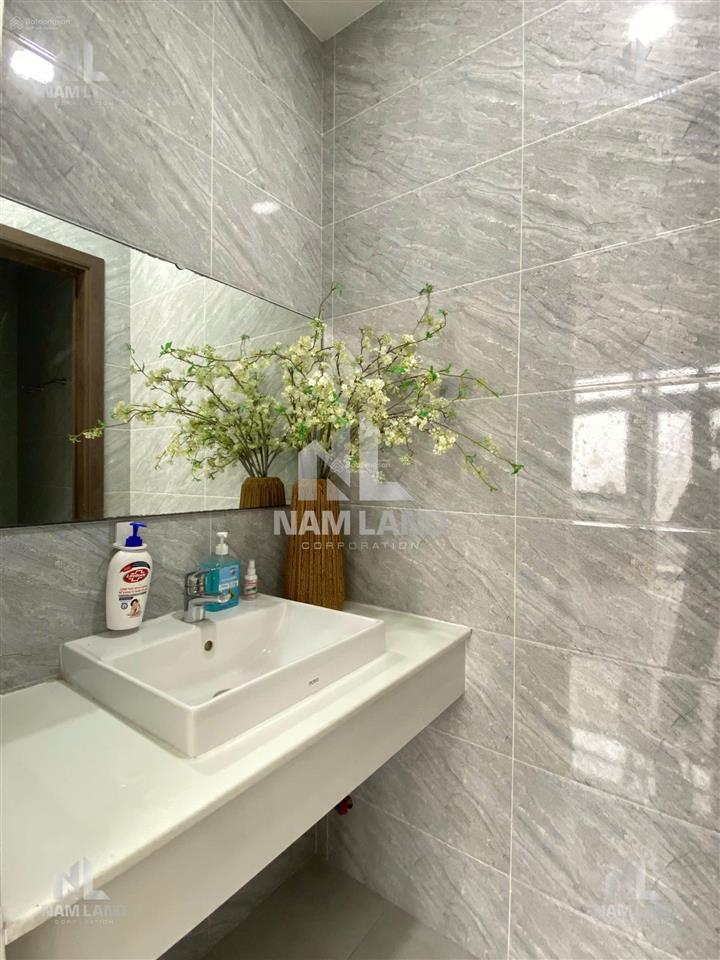 Nhà cho thuê ở kết hợp văn phòng,trệt 4 lầu,ntcb,đường lớn dễ kinh doanh,giá 30tr
