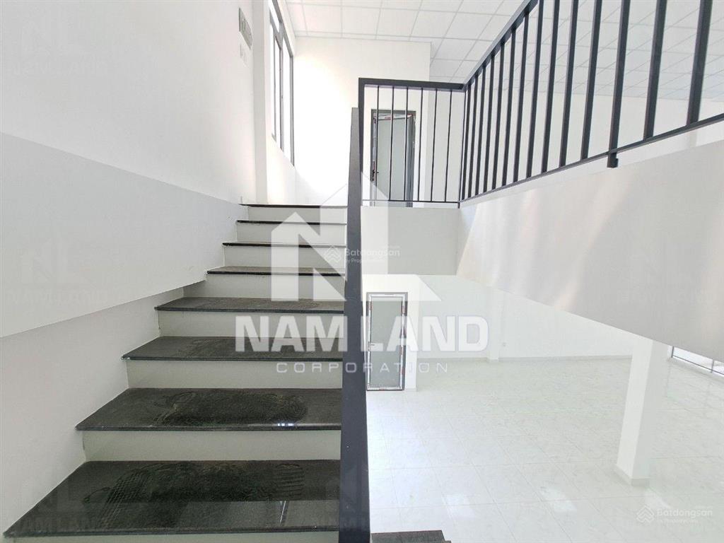 Cho thuê sàn văn phòng trống, trệt 4 lầu,200m2,góc 2 mặt tiền,giá 40tr