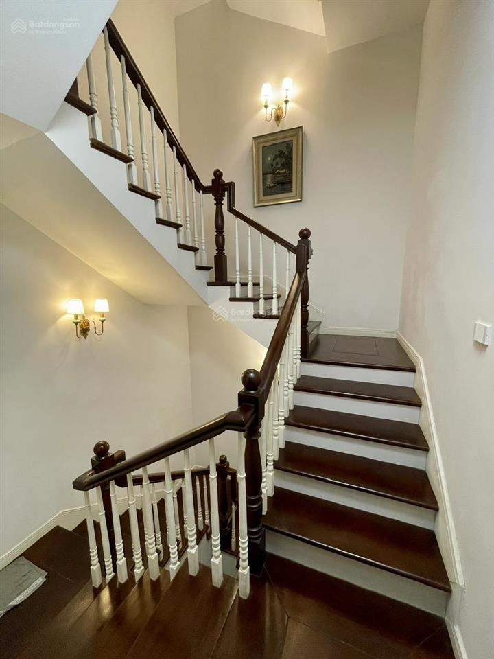 Hiếmảnh thực tế bán liền kề tô hiệu bà triệu, hà đông, 83m²x4 tầng, ô tô tránh, an ninh biệt lập