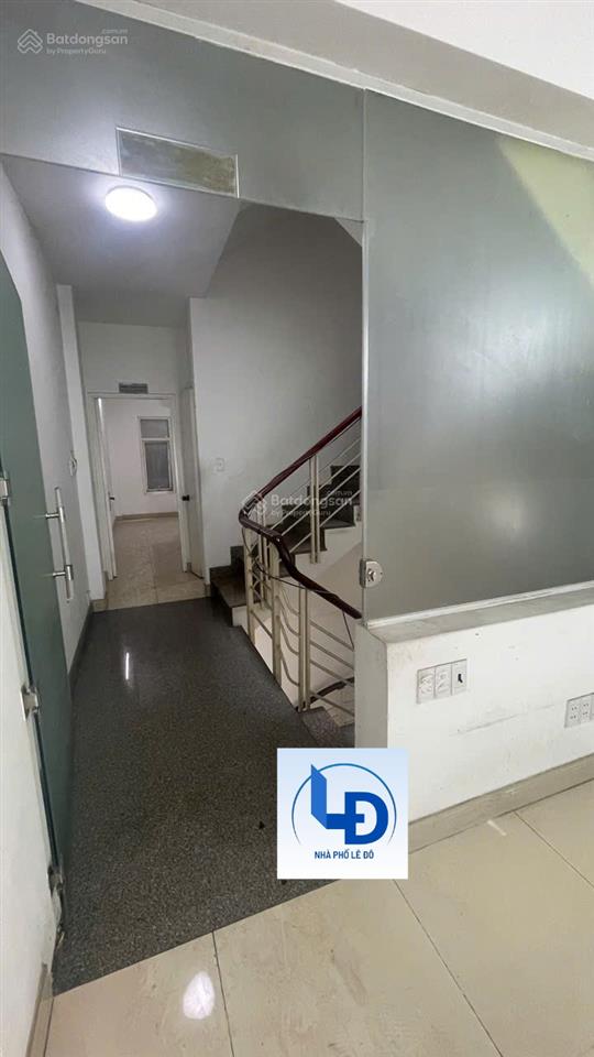 Bán nhà 5 tầng mặt tiền hồng hà, vài phút ra sân bay vị trí đẹp. tân bình khu hiếm nhà bán
