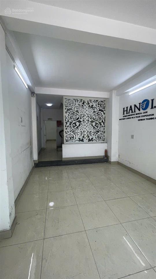 Bán nhà 5 tầng mặt tiền hồng hà, vài phút ra sân bay vị trí đẹp. tân bình khu hiếm nhà bán