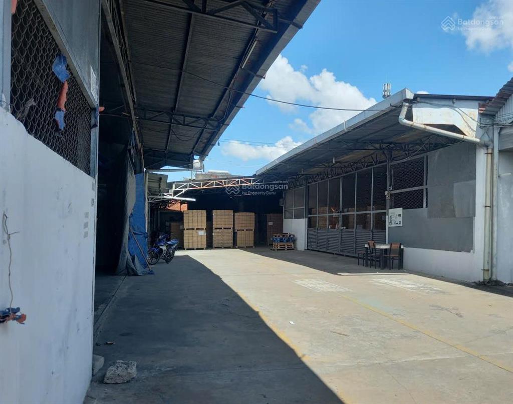 Mình cần bán kho xưởng, diện tích khoảng 1.600m2 (30x53) gần công viên 30/4.